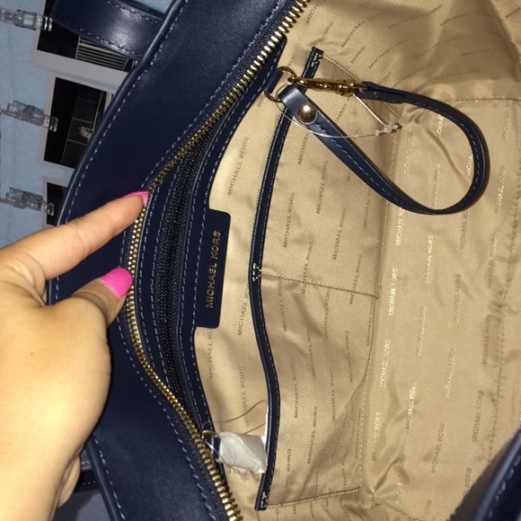 Michael Kors tote - Picture 5 of 5